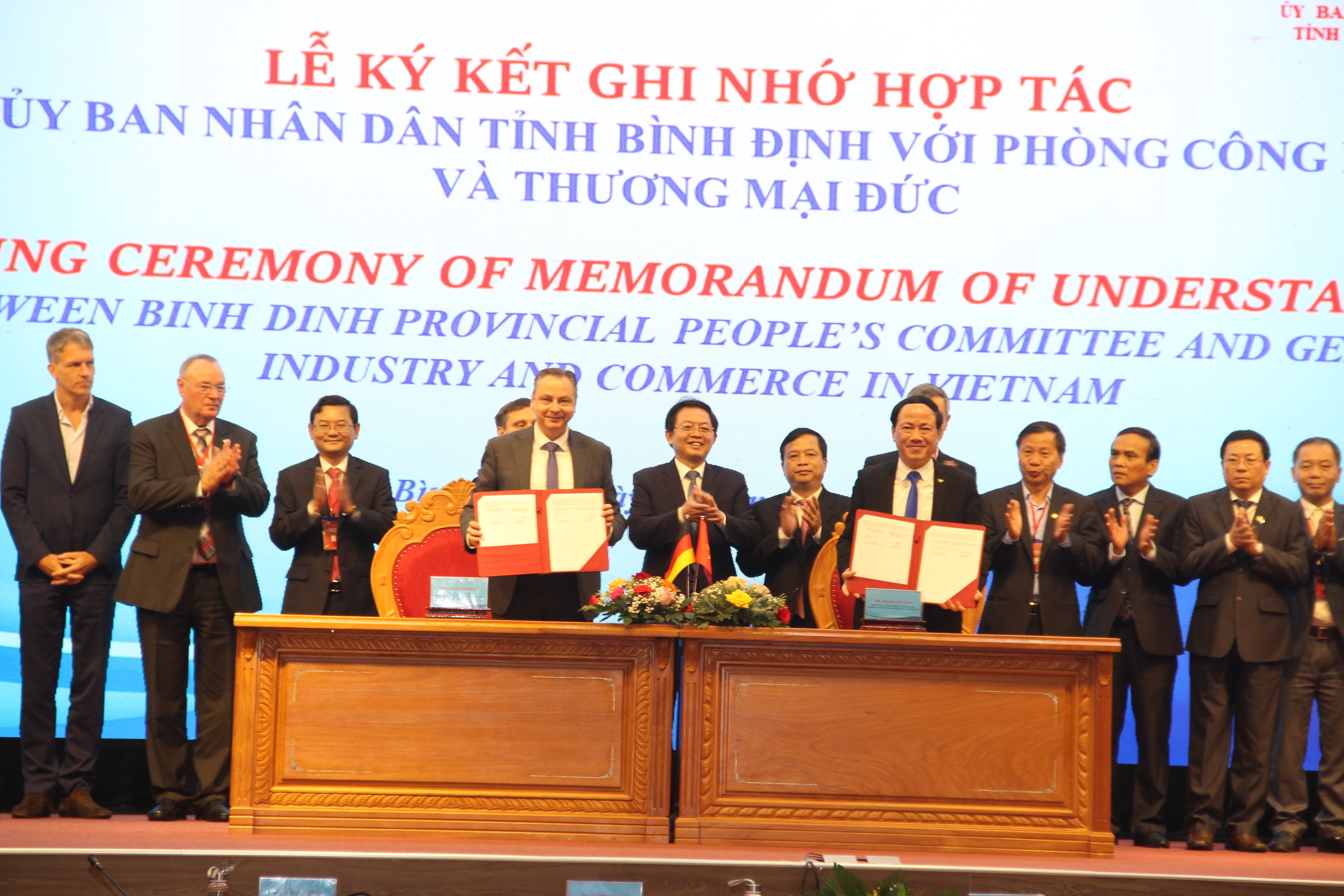Lãnh đạo tỉnh Bình Định ký kết ghi nhớ hợp tác với Công ty PNE AG về Dự án điện gió ngoài khơi tỉnh này với tổng vốn hơn 4,6 tỷ USD.